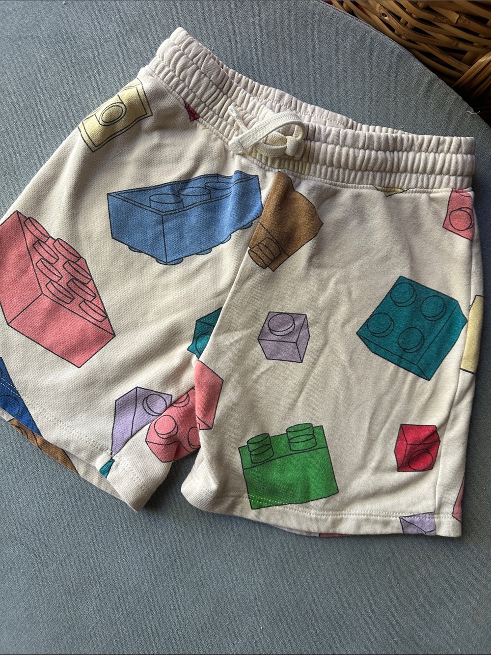 H&M Lego Collab Boys size 6 / 7 Drawstring Graphic Shorts in Cream